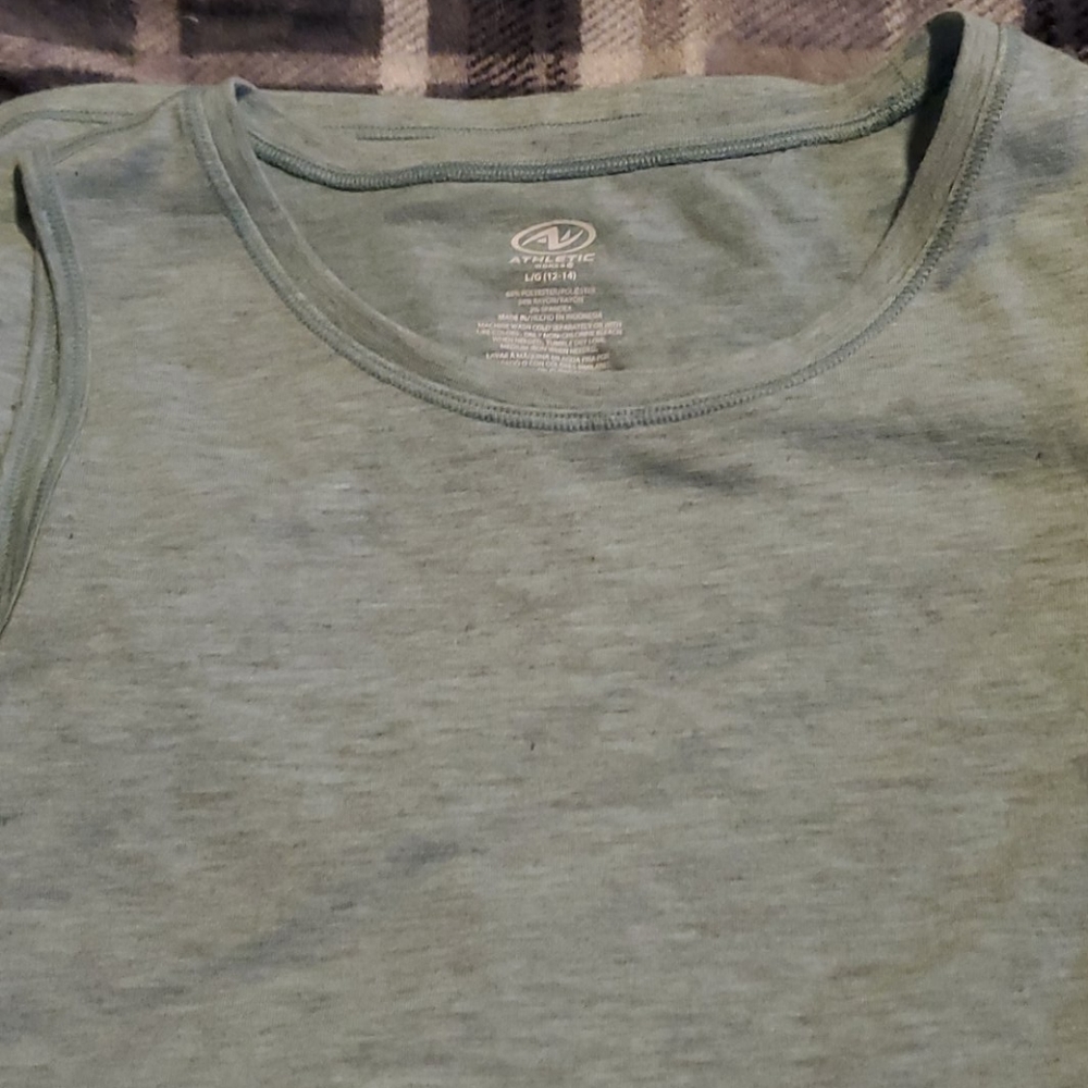 Tank Tops - Picture 5 of 6